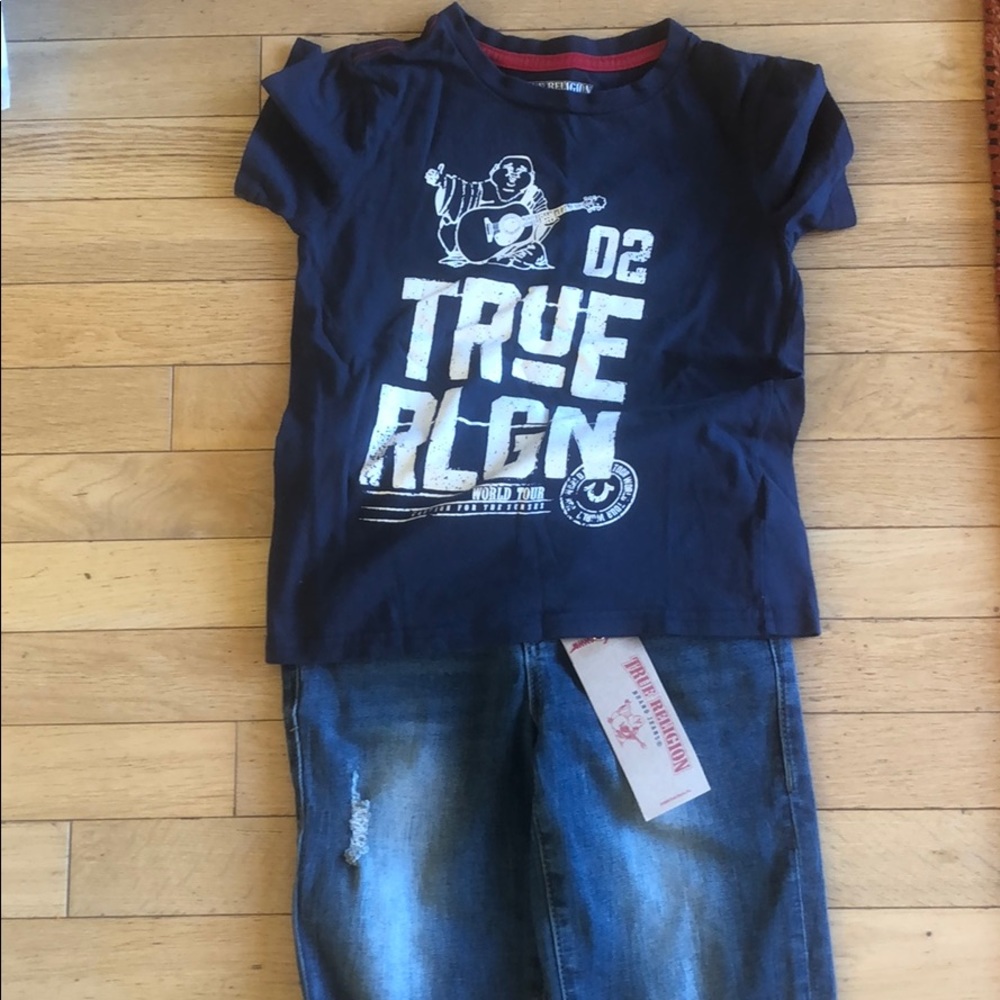 True religion tee and shorts